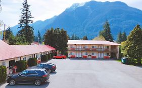 Red Roof Motor Inn